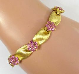 Vtg CROWN TRIFARI Pink Rhinestone Cluster Florentine Textured Goldtone Bracelet
