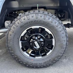 2027 Ford F250,350 Wheels Tires Goodyear Wrangler Duratrac AT 