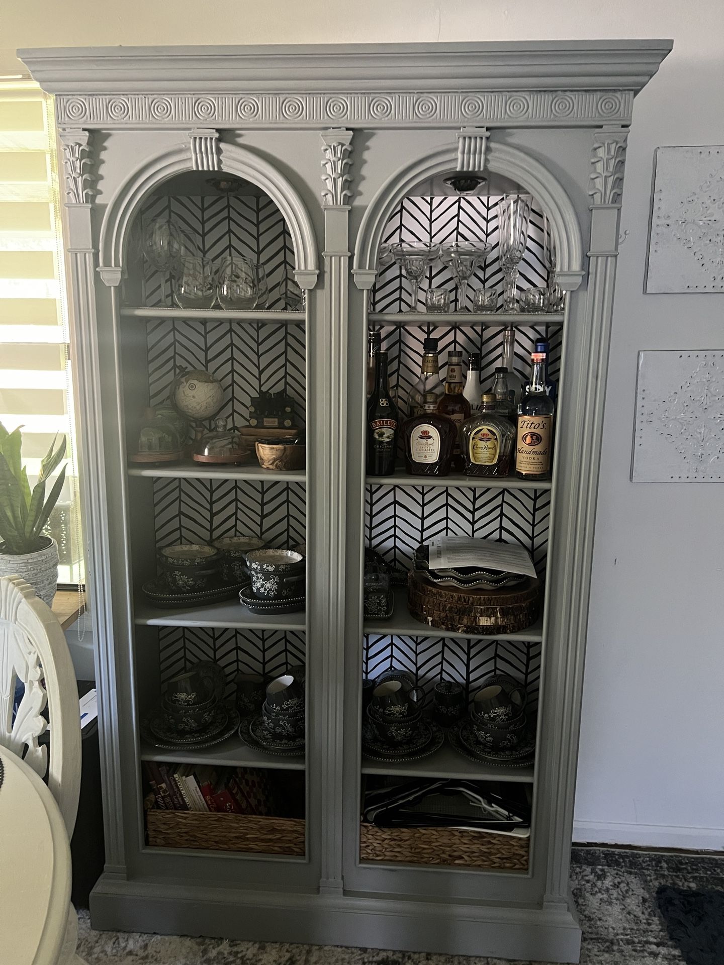 Large Bar Cabinet With Changing Lights 