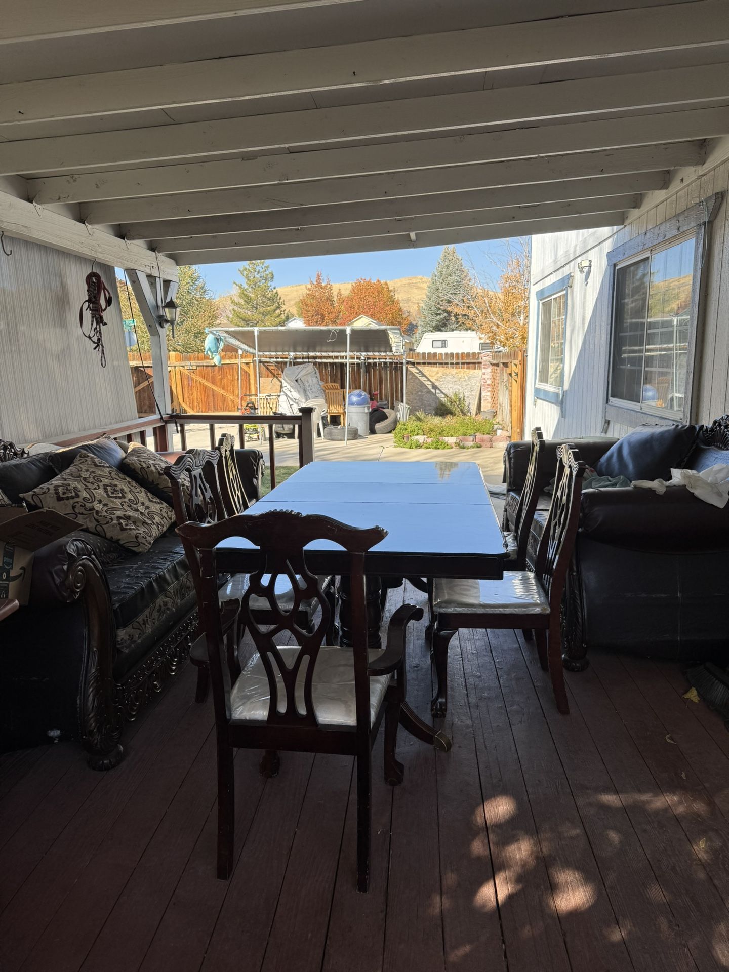 Dining Table With 5 Chairs In Good Condition