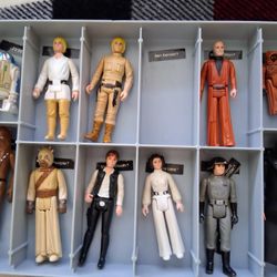 Vintage Star Wars Figures And Carrying Case 