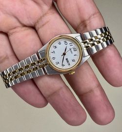 Ladies Seiko 7N83 S&G - $120 PRICE IS FIRM / NO DESCUENTOS