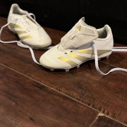 Soccer cleats