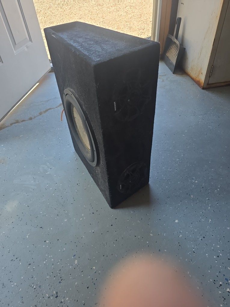 10" Sub With Kicker 4" 10" Speaker Is Blown