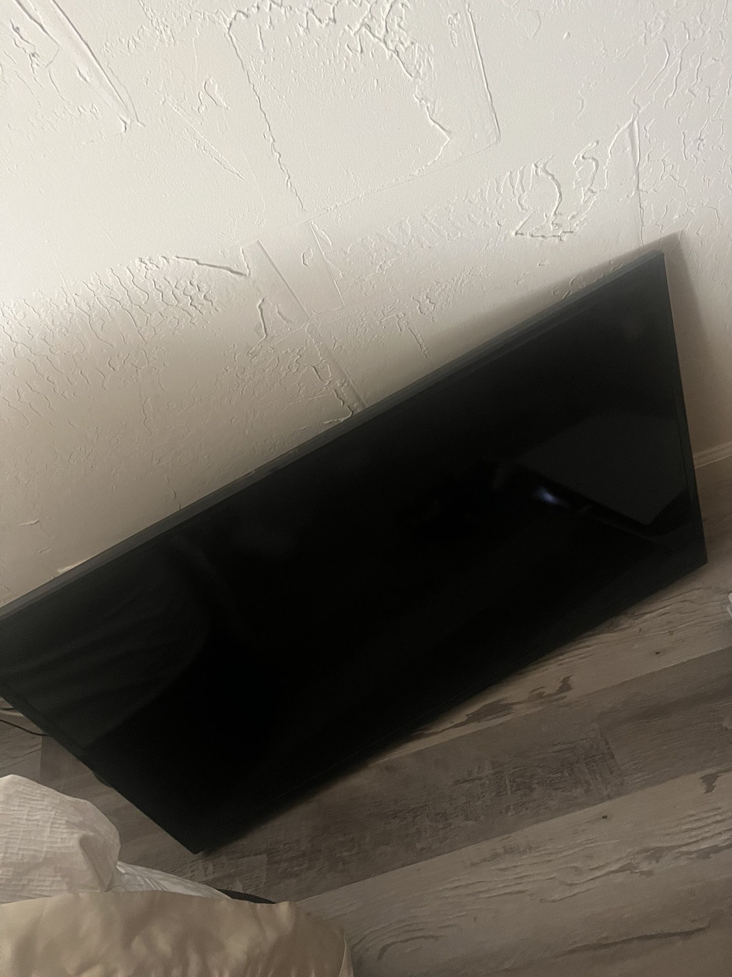 Insignia 40 In Tv 65$ OBO