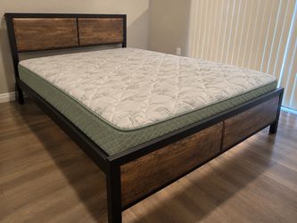 Beutiful Queen bed with good mattress