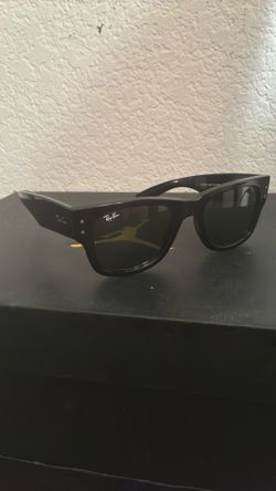 RAY BANS