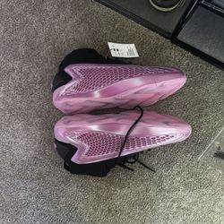 AE1 pink Size 10