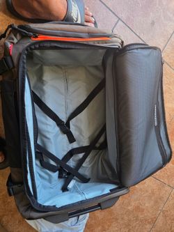 Bagsmart rolling suitcase