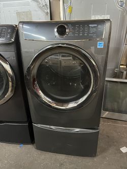 🔥 Electrolux Gas Dryer with Matching Pedestal 🔥