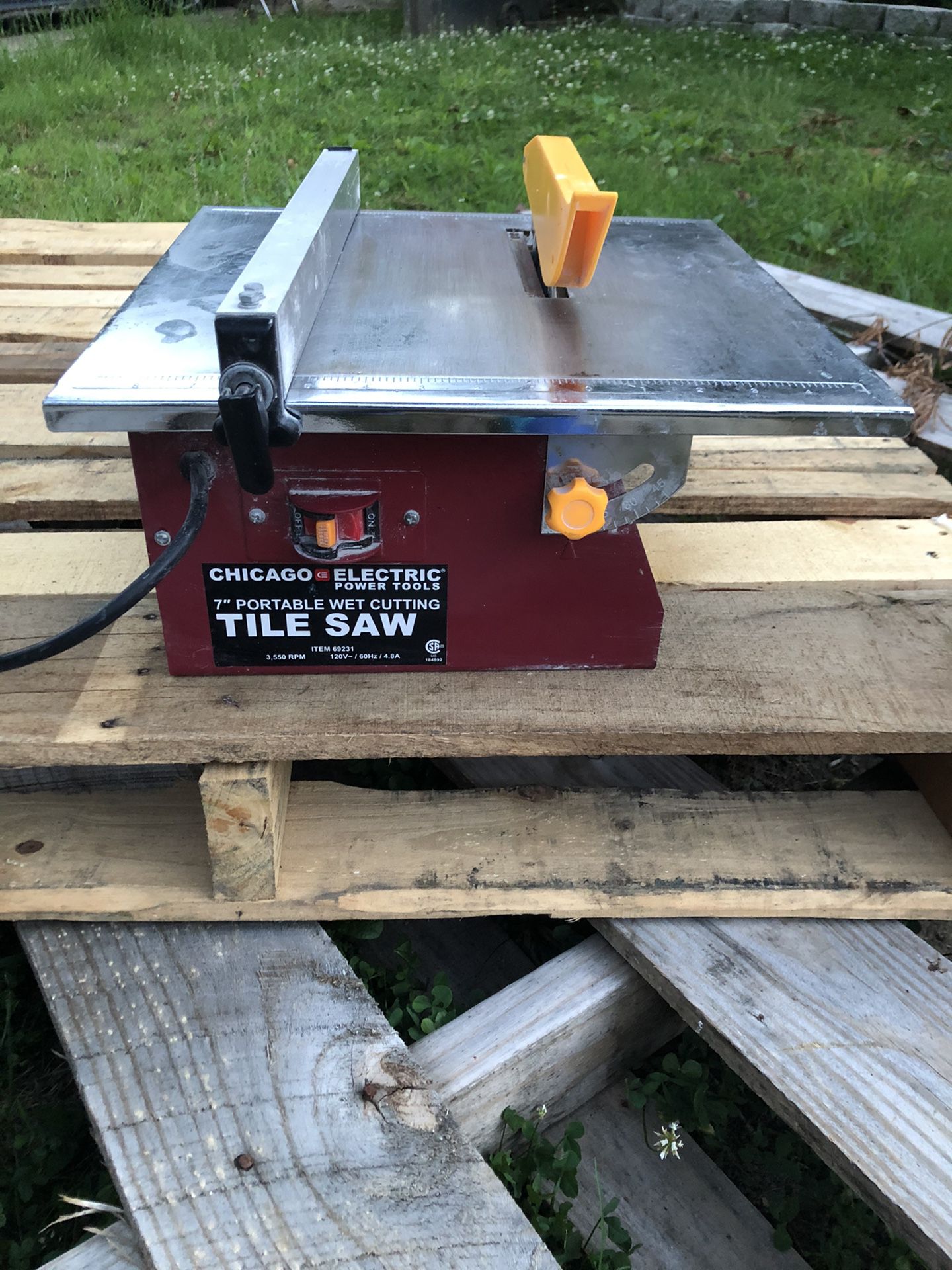 Chicago Electric 7” Wet Cutting Tile Saw.