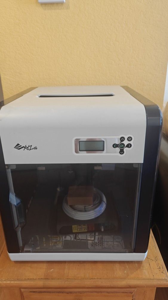 XYZ 3D Printer Like New