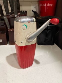 Vintage Ice-O-Mat 1950s 1960s Ice Crush Red/White/Silver Ice-O-Matic