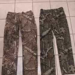 CABELAS CAMO HUNTING PANTS NEVER WORN