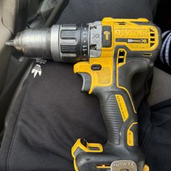 Dewalt Hammer drill DCD796