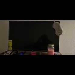 50 Inch Tv And 32 Inch Tv 