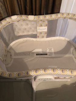 Halo Bassinest Swivel Sleeper with Mattress