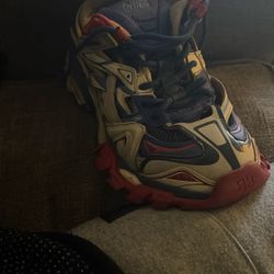 Balenciagas Tracks 2