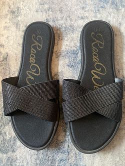 Woman’s Roca Wear Toeless Black Size 8 slide