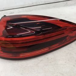 2015 -2018 Porsche Cayenne Right Rear Quarter Panel Brake Light Tail Assembly Genuine OEM