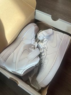 Brand New DS AF1 Triple White Mid 8.5 with box