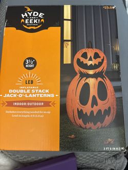New in box HYDE and EEK LED inflatable double stack jack-o’-lanterns indoor/outdoor use 3ft 6in 