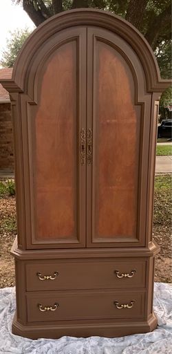 Arch Dresser