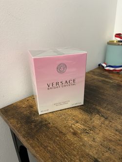 Versace Bright Crystal ā Soft, Feminine Gift Favorite š