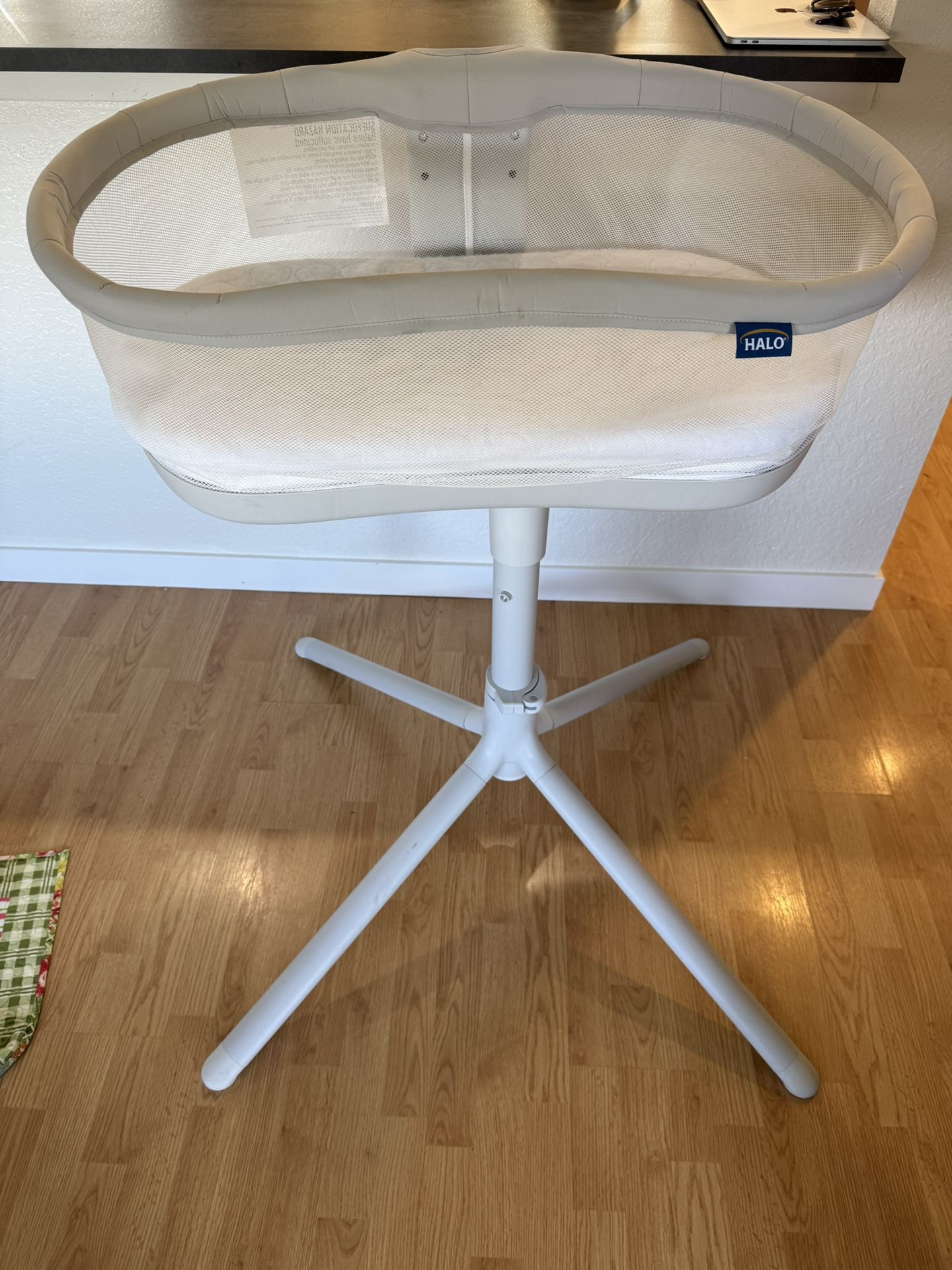 Halo Bassinet Swivel W/ Halo DreamWeave Mattress Pad