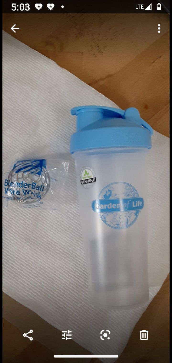 BRAND NEW - BLENDER SHAKER BOTTLE $4.