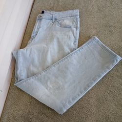 Gap Women's Denim Girlfriend Jeans Size 34 Light Wash Blue 