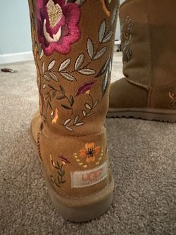 Ugh Boots Size 6