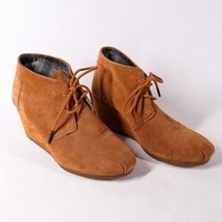 Toms Wedge Lace Up Ankle Boots Booties Women's Size 8 Brown Suede Shoes 300413