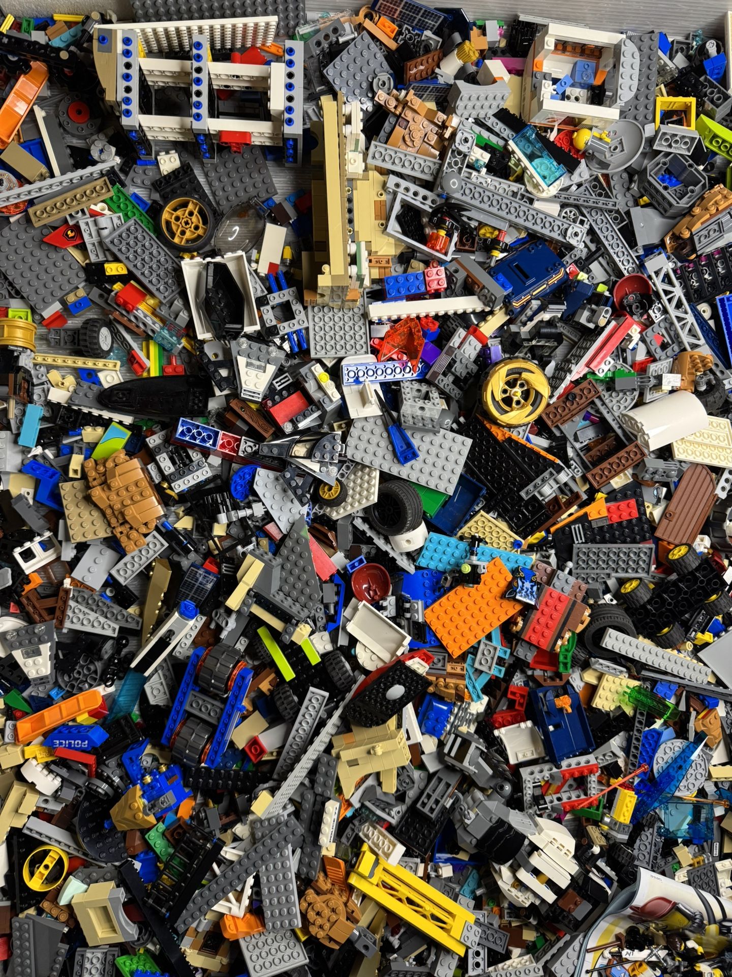 LEGO 18lbs BULK PARTS LOT Minifigures Disney Superheroes Star Wars Ninjago Nexo Knights City