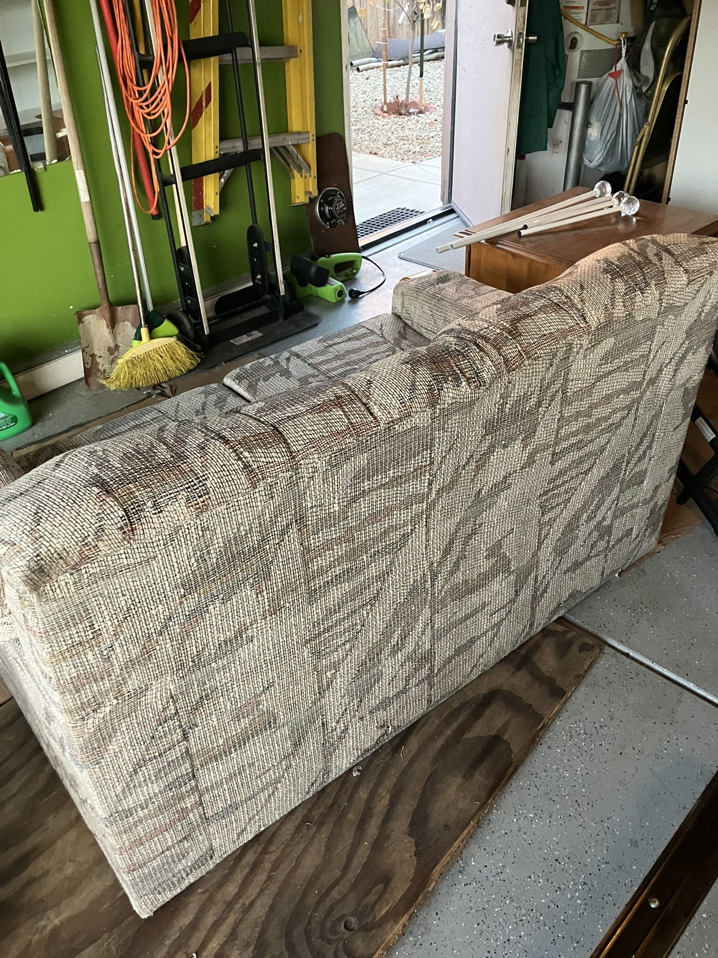 Loveseat 