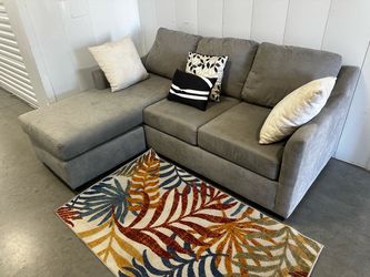 GRAY SECTIONAL COUCH W/ FREE DELIVERY
