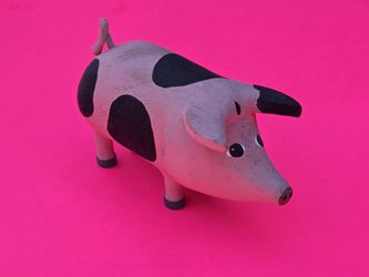 NEW MEXICO FOLK ART WOOD PIG CARVED BY DUANE ALVEREZ 1987