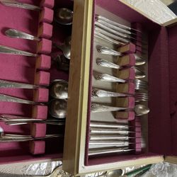 Set Of 10 Place Setting .