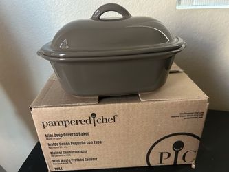 Pampered Chef mini deep covered baker stoneware roaster