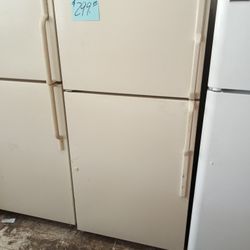 GE Refrigerator Works Great . Warranty  . Delivery Available . 2203 Fowler St. 33901