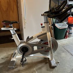 Schwinn AC Performance Spinning Bike