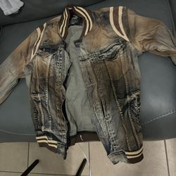 New Jean Jacket For Men size Large 