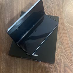 LIKE NEW SAMSUNG Z Fold 5 (512 GB)
