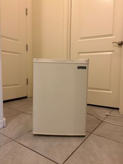 2.6 cu. ft. Mini Fridge in White, ENERGY STAR
