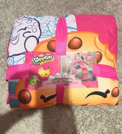 Shopkins twin/full quilt & sham