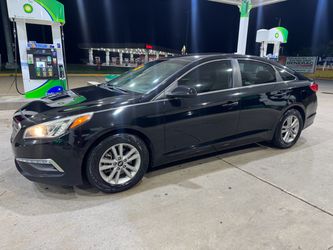 Hyundai Sonata Black 4-Door Sedan