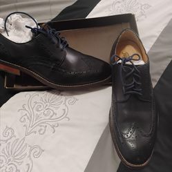 Dress shoes