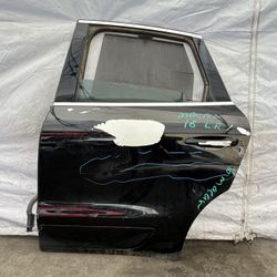2016 Porsche Macan Left Rear Door 