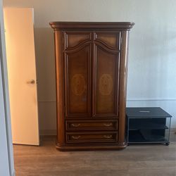 Dresser drawer
