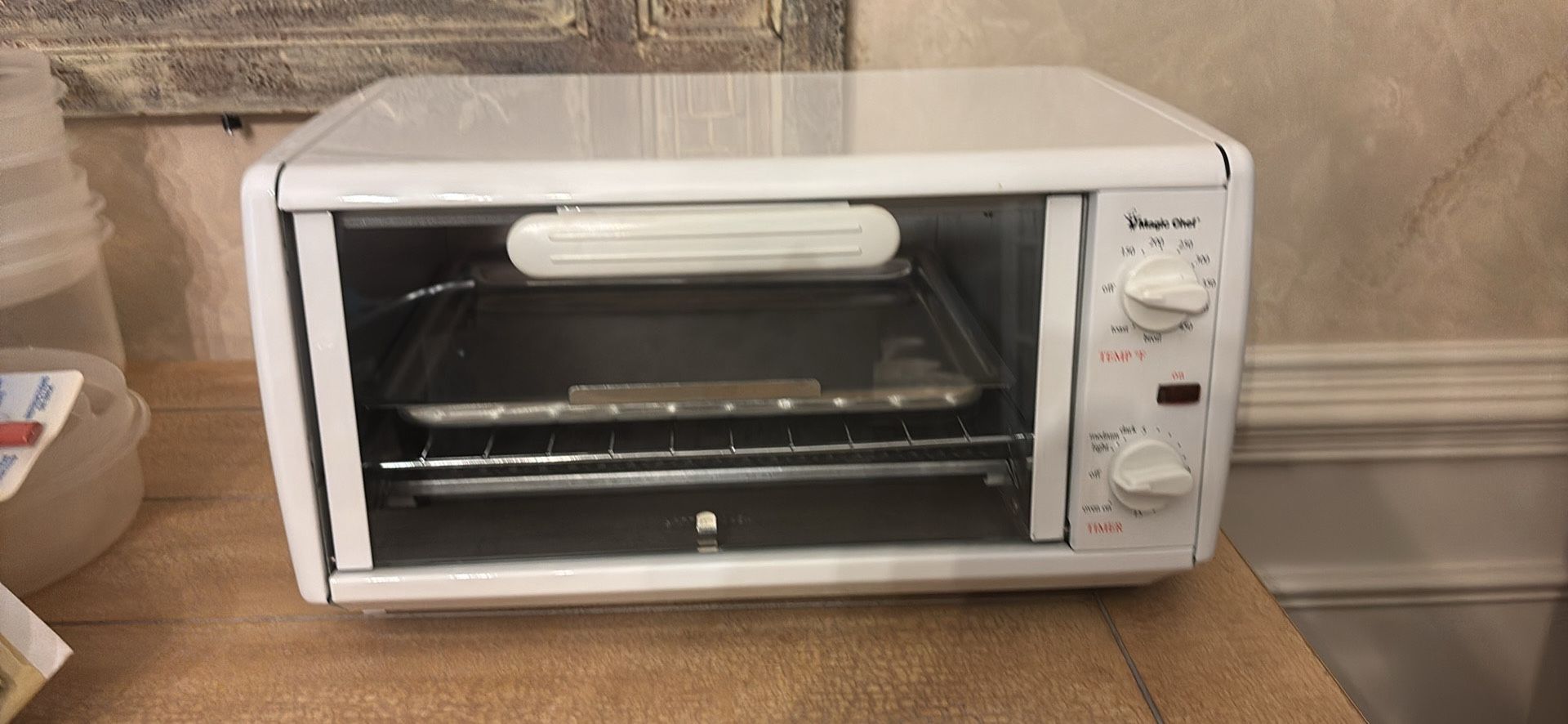 Magic Chef Brand New Toaster Oven. Perfect For An Apartment Or College Apartment